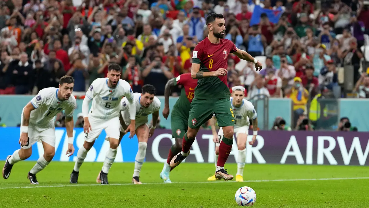 Foto: 8 Algojo Penalti yang Sukses Jalankan Tugasnya di Piala Dunia 2022 Qatar
