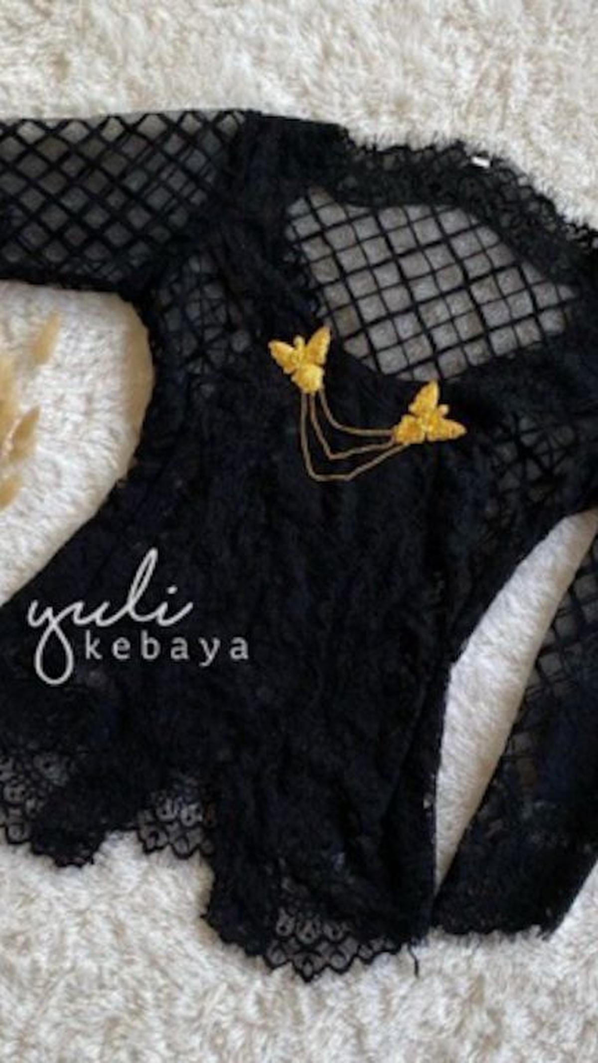 <b> Kebaya Balik Semi Italy By Yuli Batik</b>