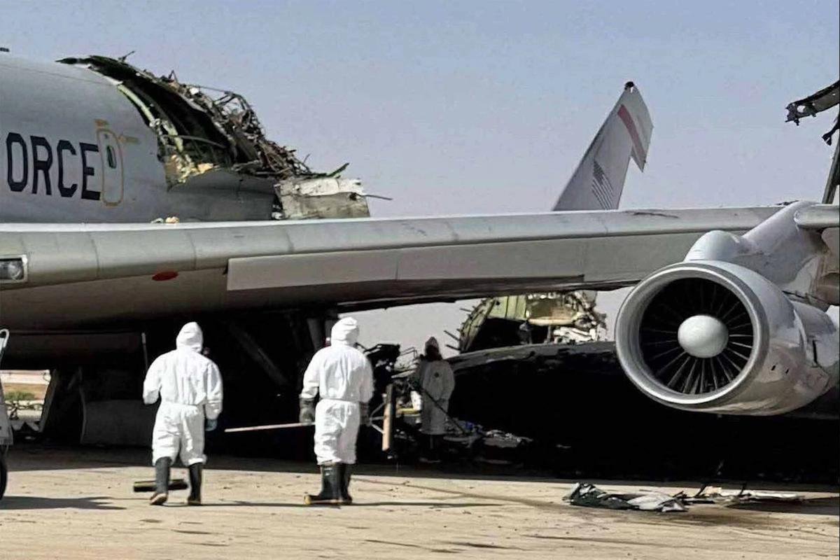 FOTO: Pesawat AWACS Seharga Rp4,5 Triliun Milik AS Hancur dalam Serangan Iran