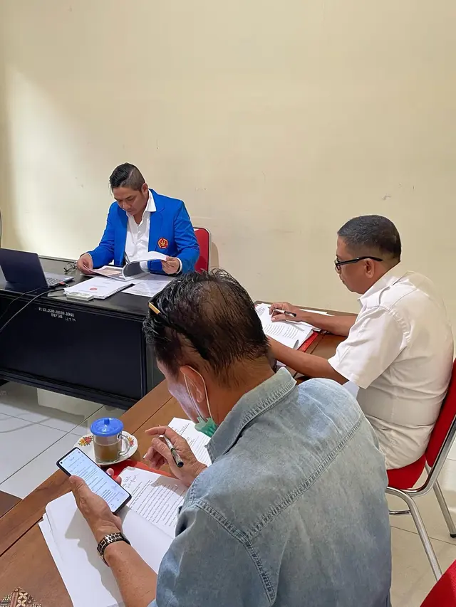 6 Potret Pasha Ungu Jalani Sidang Skripsi yang Sempat Tertunda 2 tahun