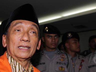 Ketua DPRD nonaktif Bangkalan Fuad Amin Imron berada di Pengadilan Tipikor, Jakarta, Rabu (13/5/2015). Fuad terlibat kasus dugaan suap jual beli pasokan gas alam di Gresik dan Gili Timur, Bangkalan. (Liputan6.com/Helmi Afandi)