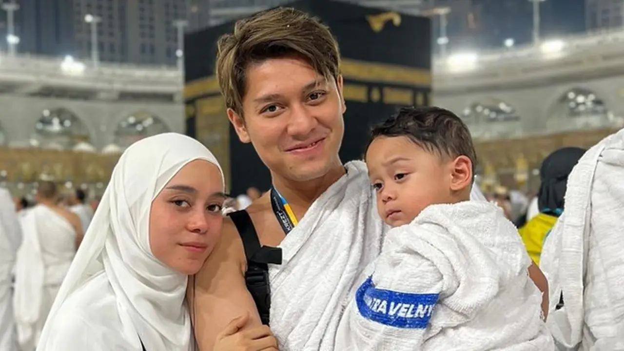 7 Potret Lesty Kejora dan Rizky Billar Jalani Umroh, Ajak Baby Levian