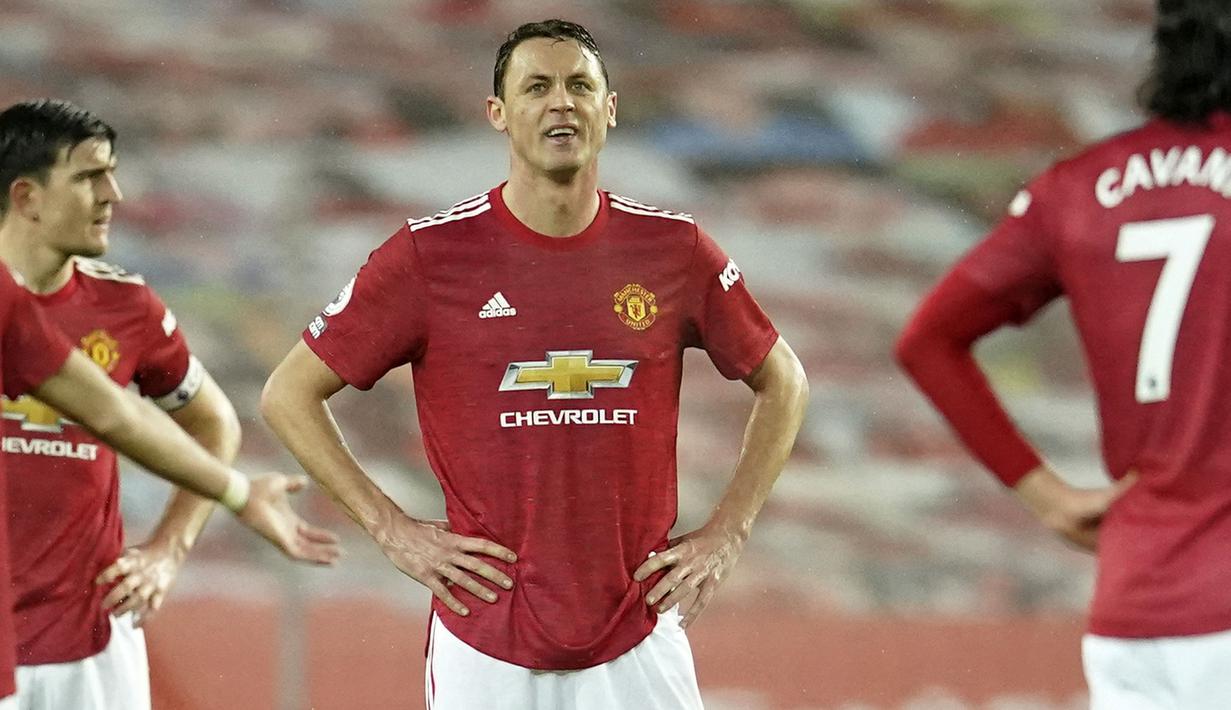 Nemanja Matic sempat menjadi andalan di posisi gelandang bertahan Manchester United sejak bergabung pada 2017/2018. Ia bernasib sama seperti Mata yang mulai terpinggirkan dari lapangan karena bertambahnya usia. Matic saat ini tercatat telah berumur 33 tahun. (AFP/Pool/Dave Thompson)