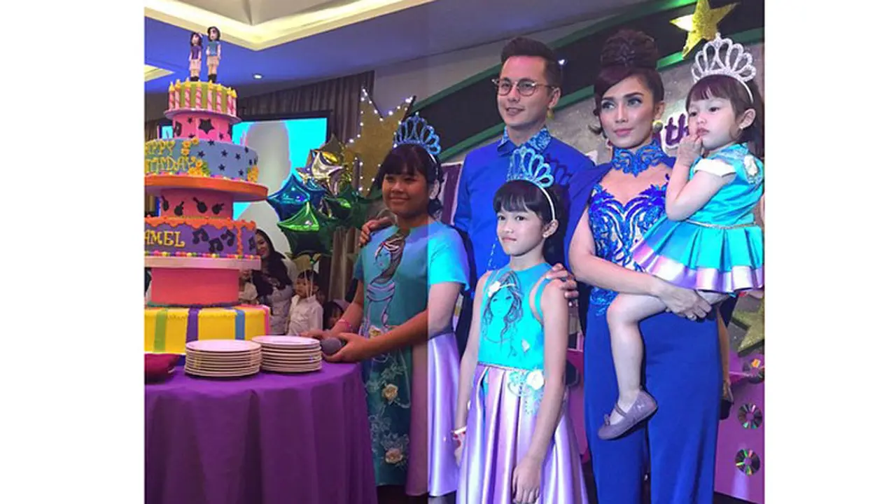 Ussy Sulistyawati dan Andhika Pratama