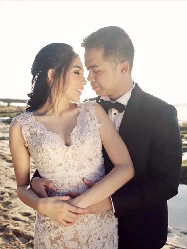 Seperti diketahui, Kezia Karamoy dan Axcel Narang menikah pada 30 Maret 2017. Pernikahan keduanya di gelar di Palangkaraya dan Jakarta. (Instagram/itskeziakaramoy)