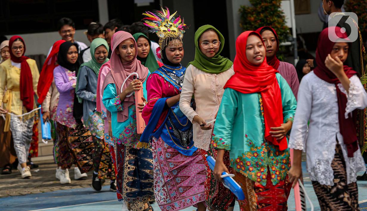 Peringatan ini ditetapkan untuk memperingati hari kelahiran Ki Hadjar Dewantara yang dikenal sebagai Bapak Pendidikan Nasional. (Liputan6.com/Angga Yuniar)