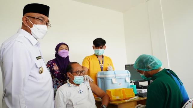 Pelaksanaan Vaksinasi Booster di RSUI Depok