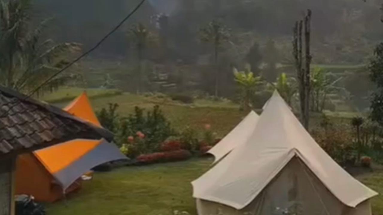 Rumah dengan Pemandangan Air Terjun Citambur