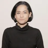 Jadi seorang pahlawan tak perlu menunggu momen besar, apalagi pengakuan dari orang di sekeliling kita. Setiap hari kita bisa jadi pahlawan, sebab pahlawan siap berkorban untuk melindungi orang di sekitarnya.