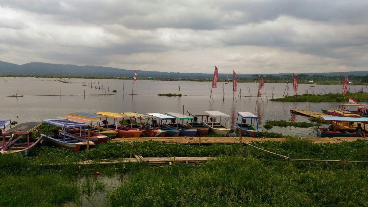 12 Rekomendasi Tempat Makan Enak di Dekat Danau Rawa Pening Semarang, Tak Perlu Bingung Saat Berwisata di 2025