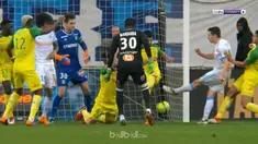 Florian Thauvin mencetak gol penyeimbang dramatis di menit ke-94 saat Marseille menahan imbang 1-1 melawan Nantes. Tim tamu unggul...