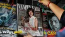 Majalah Vanity Fair Mexico edisi Februari, dengan cover bergambar Melania Trump di sebuah lapak di Meksiko, 30 Januari 2017. Tampil sebagai model cover dengan predikatnya sebagai Ibu Negara, Melania Trump terlihat glamor. (PEDRO PARDO/AFP)