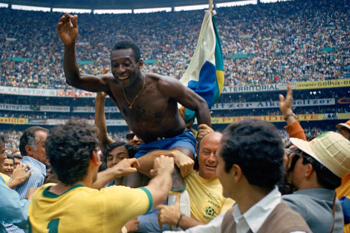 Legenda Sepak Bola Pele Meninggal Dunia
