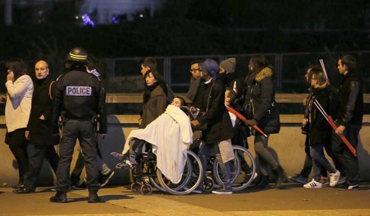 Kepanikan ribuan warga Paris diteror bom dan serangan beruntun