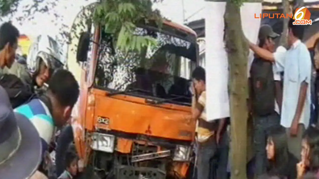 [VIDEO] Tabrakan Beruntun 10 Kendaraan di Jalinsum, 1 Orang Tewas