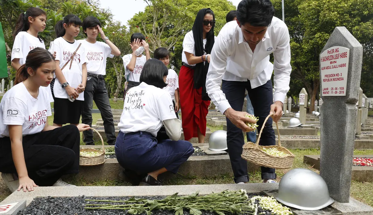 Reza Rahadian (Daniel Kampua/Fimela.com)