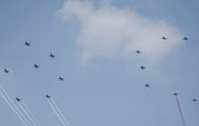 VIDEO: Prabowo Terpukau! Manuver Pesawat F-16, Tim Aerobatik Jupiter Pasukan TNI di HUT RI