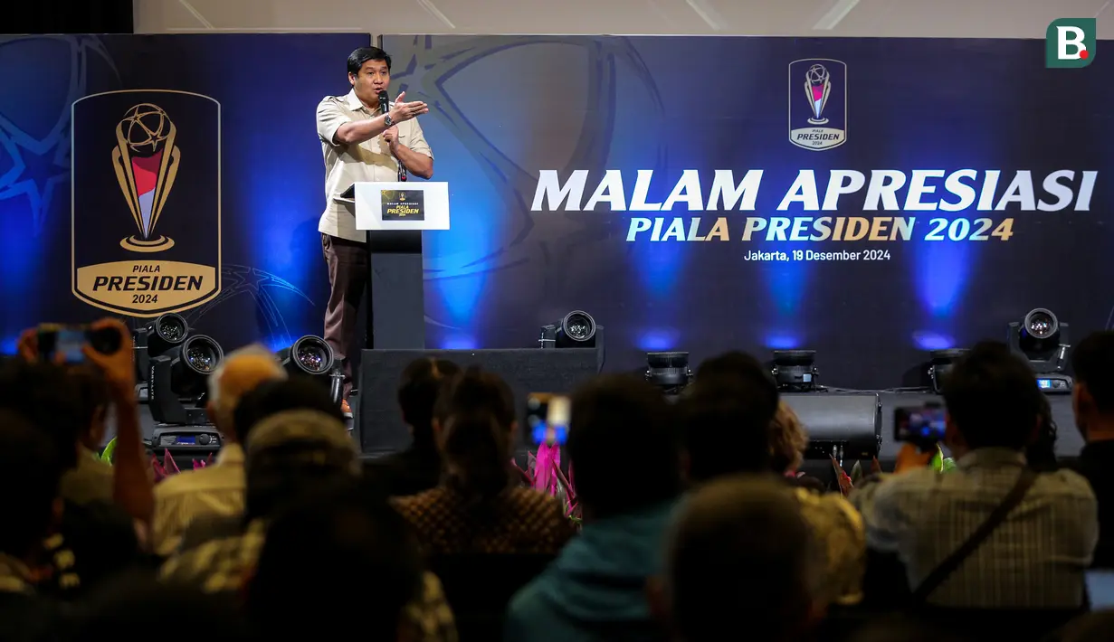 Ketua Steering Committee Piala Presiden 2024, Maruarar Sirait memberikan sambutan dalam acara Malam Apresiasi Piala Presiden 2024 yang berlangsung di SCTV Tower, Senayan, Kamis (19/12/2024). (Bola.com/Bagaskara Lazuardi)