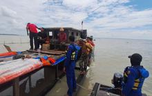 Kapal Berisi 16 Ton Beras Bulog untuk Warga Karam di Perairan Meranti