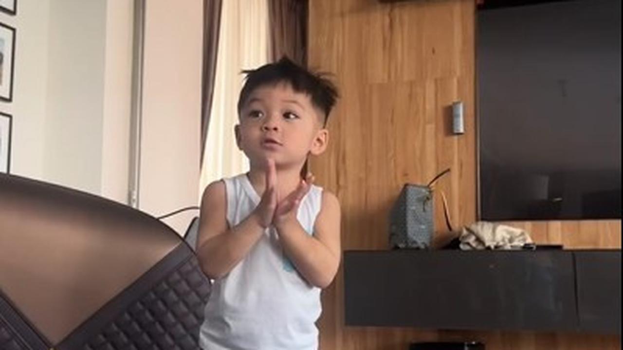 Nikita Willy bersama suami dan putranya, Isa, akan segera berangkat ke Amerika Serikat. Sama seperti kehamilan pertama, Nikita berencana melahirkan di AS pada bulan Desember mendatang.<br><br>
