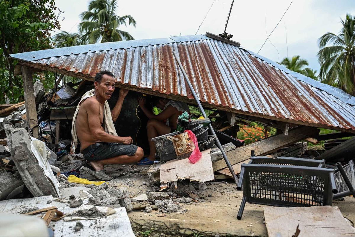 FOTO: Dua Gempa Dahsyat Guncang Filipina Selatan, Delapan Tewas