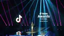 Kemeriahan malam puncak TikTok Awards Indonesia 2025 di Studio Emtek City Indosiar, Jakarta, pada Jumat (21/11/2025) malam. TikTok resmi menobatkan 19 pemenang dari 16 kategori dalam malam puncak TikTok Awards Indonesia 2025 yang digelar pada Jumat (21/11/2025). (Kapanlagi.com/Budy Santoso)