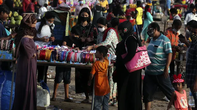 FOTO: Ramainya Pantai Juhu Kala Pandemi COVID-19 di India