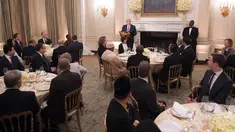 Presiden Amerika Serikat (AS), Donald Trump memberikan sambutan saat menggelar acara buka puasa bersama di Gedung Putih, Washington, Rabu (6/6). Buka puasa bersama ini merupakan yang pertama diadakan Trump sejak menjabat sebagai presiden. (AFP/JIM WATSON)