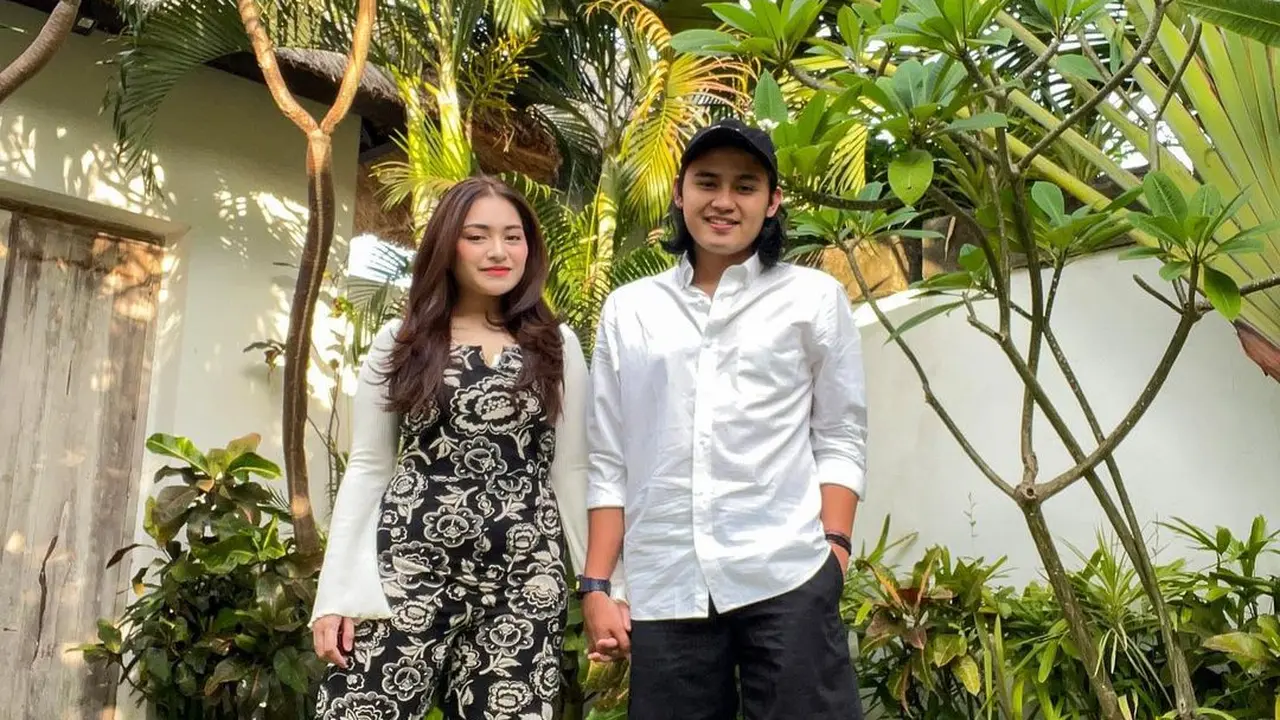 6 Gaya Nathalie Holscher LIburan Bareng Pacar Baru di Bali, Kasual hingga Sporty