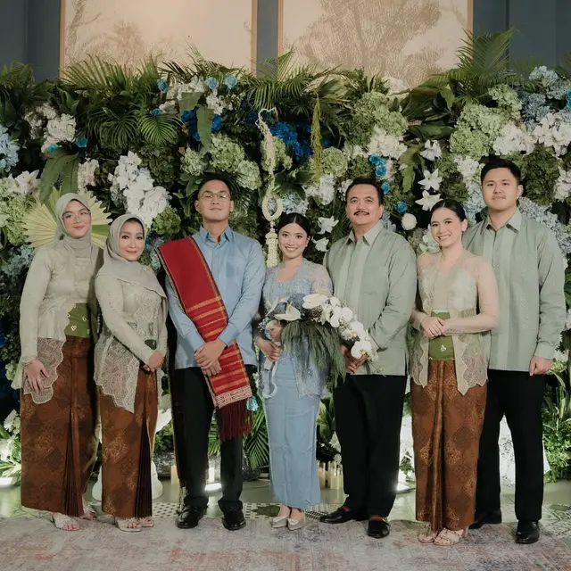 5 Potret Kebaya Ashilla Zee di Lamaran Shanindya, Menawan Dampingi Sang Adik