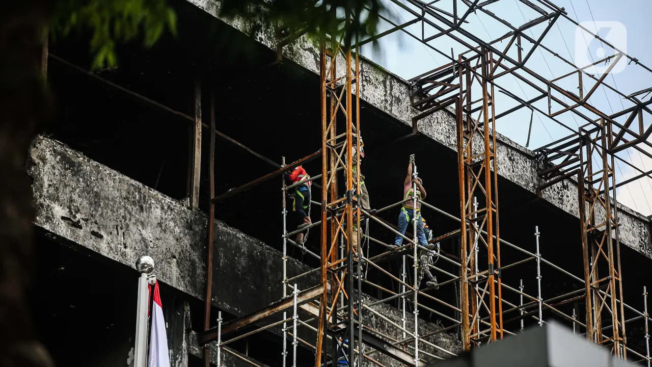 Perbaikan Gedung Kejaksaan Agung Yang Terbakar