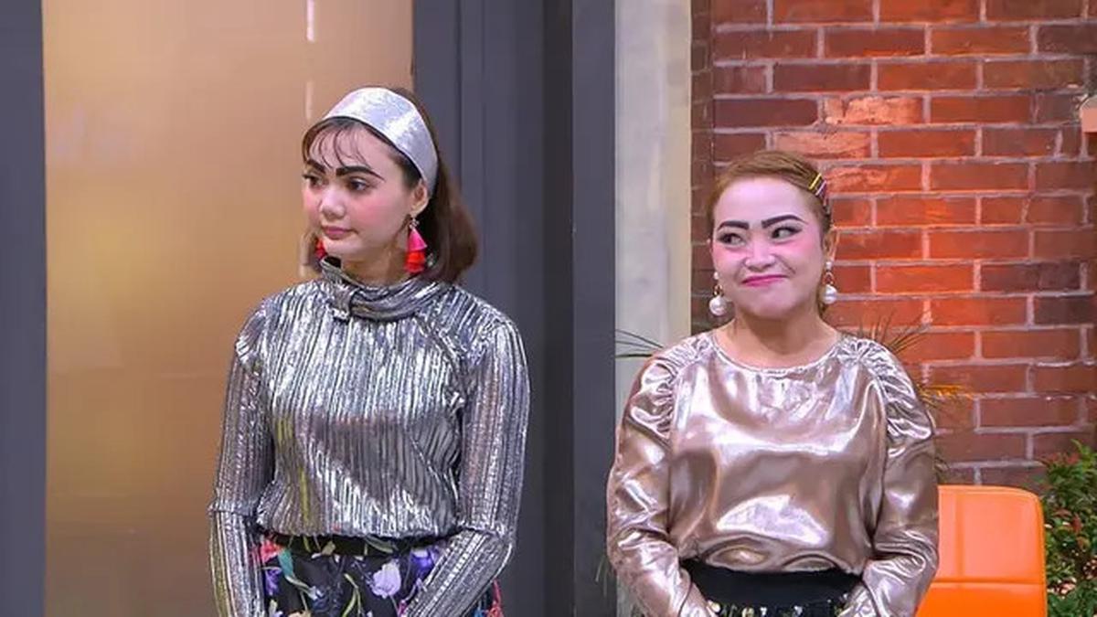 9 Potret Kenangan Lawas Cantiknya Mendiang Mpok Alpa Ketika Awal-awal Viral Tahun 2018 Lalu, Bikin Nostalgia