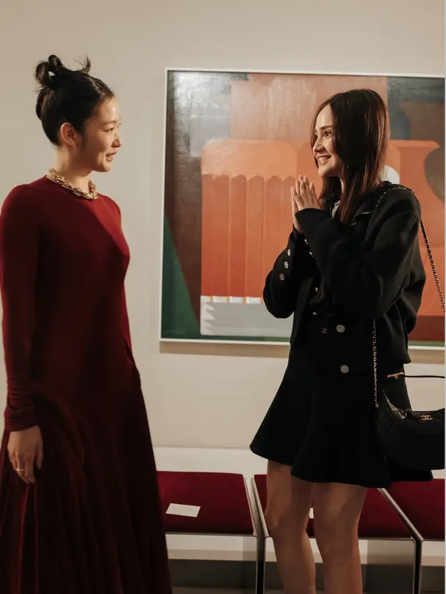 Syifa Hadju di Acara Seoul Chanel 2026 bersama  Kim Go Eun . [@syifahadju]