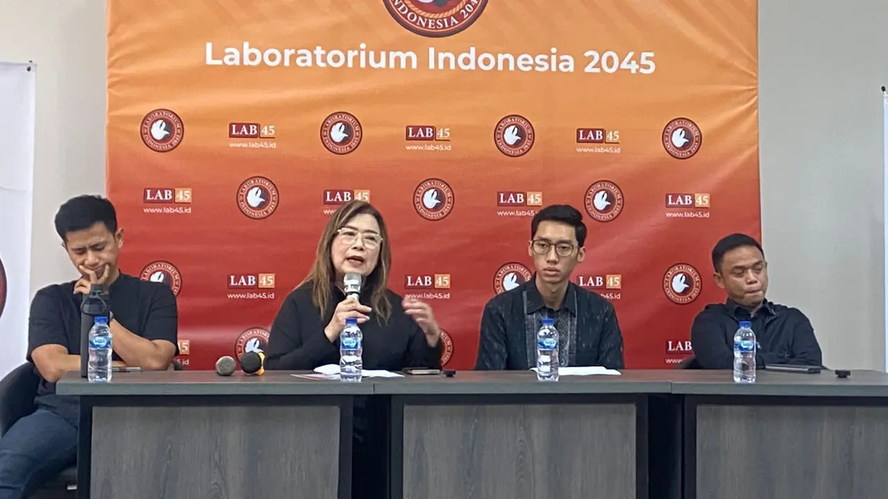 Kepala Laboratorium Indonesia 2045 (LAB45), Jaleswari Pramodhawardani (kedua dari kiri) (Istimewa)