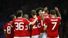 Pemain MU merayakan gol yang dicetak Marouane Fellaini . Marouane Fellaini 