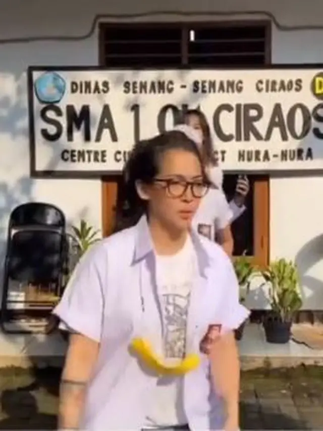 Mieke Amalia (Instagram//mieke_amalia)