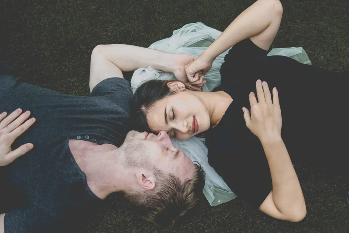 Ilustrasi Relationship Couple