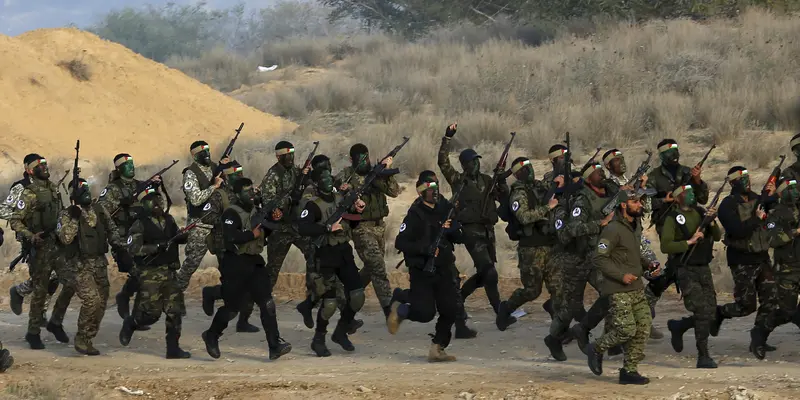 Latihan Militer Millitan Palestina di Jalur Gaza