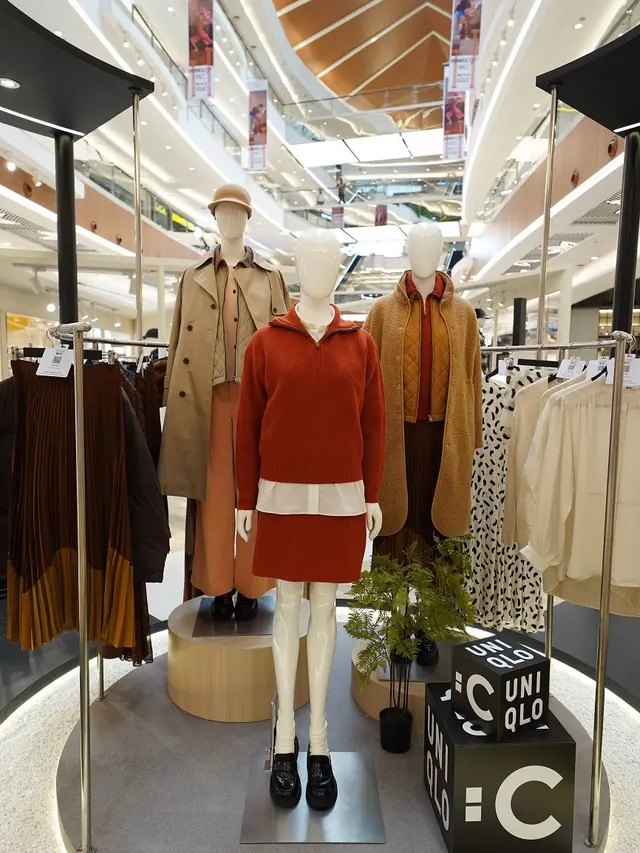 Kolaborasi Terbaru dengan Desainer Ternama Inggris, UNIQLO: C Hadirkan Pakaian Esensial Sehari-hari yang Chic