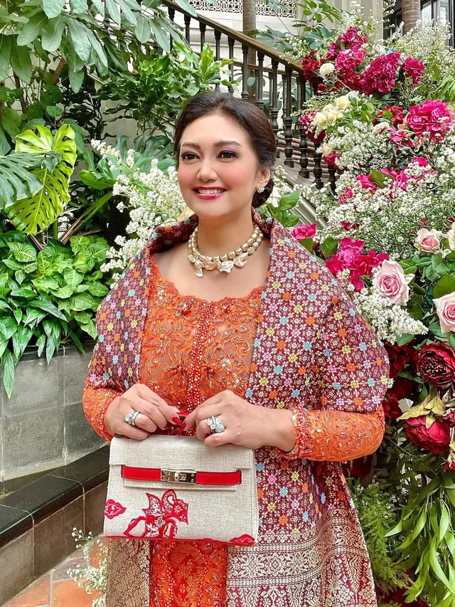 Pilihan Model Kalung Bella Saphira, Tampak Mewah dan Elegan
