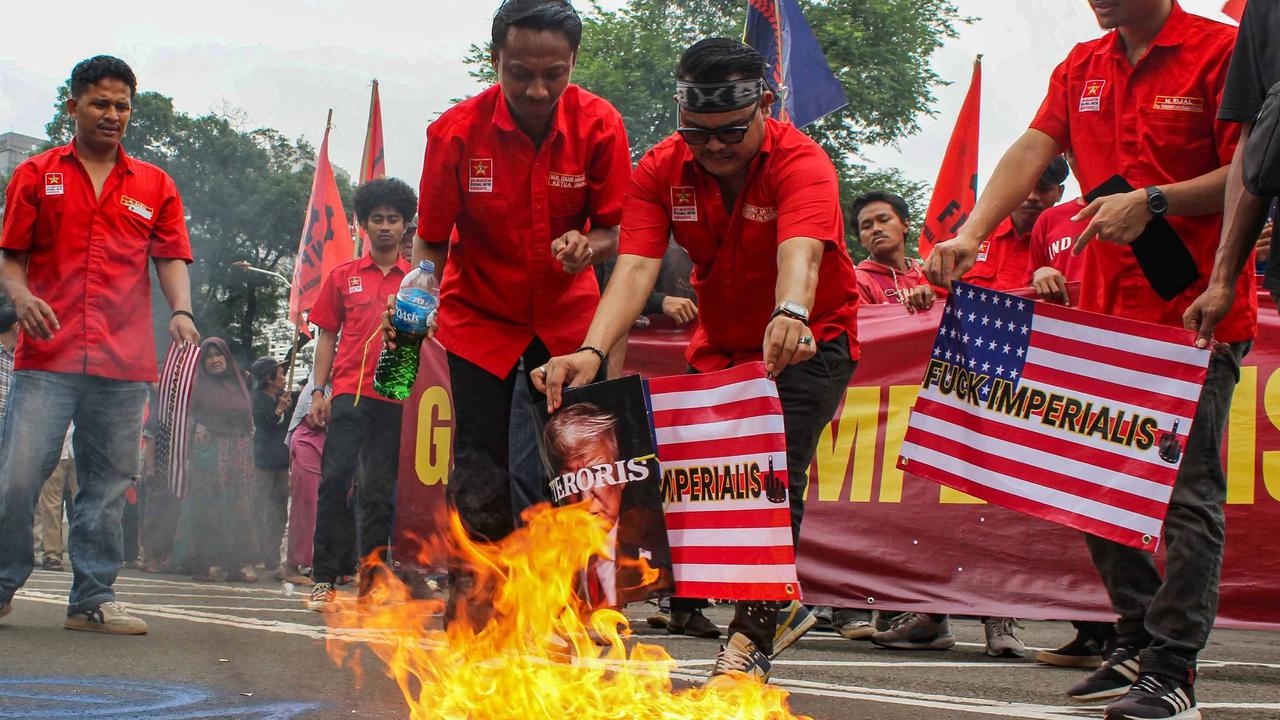 FOTO: Solidaritas Rakyat Biasa Gelar Aksi Damai Dukung Rakyat Venezuela