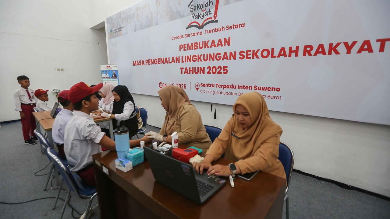 FOTO: Hari Pertama Penuh Semangat di Sekolah Rakyat