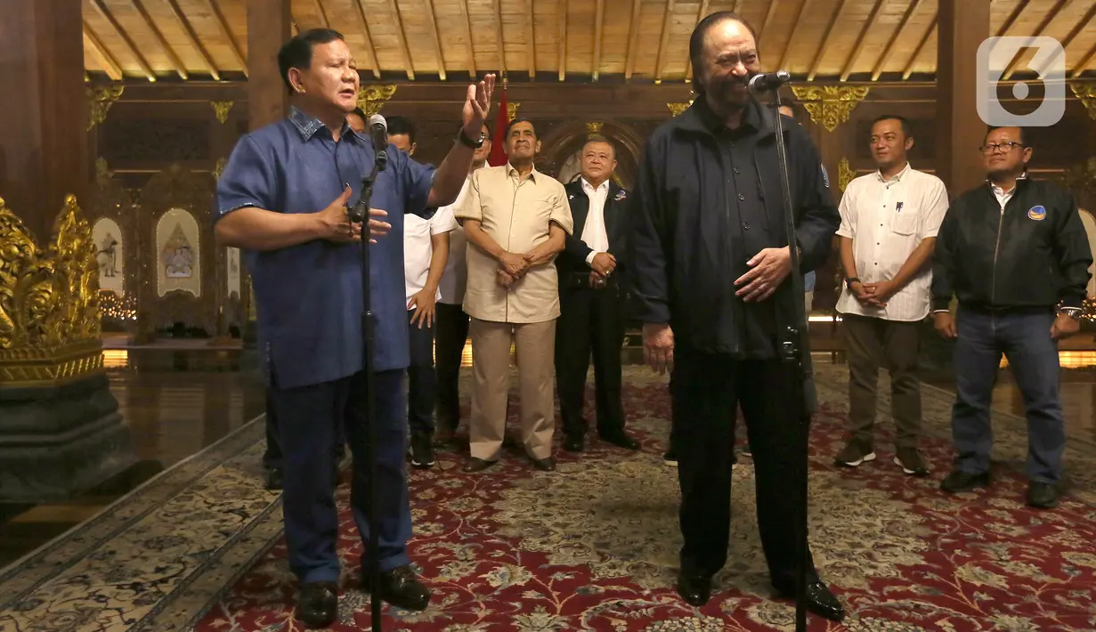 Ketua Umum Partai Gerindra Prabowo Subianto dan Ketua Umum Partai NasDem Surya Paloh melakukan konferensi pers usai pertemuan di Padepokan Garuda Yaksa, Hambalang, Bogor, Minggu (5/3/2023).Dalam pertemuan itu, Prabowo menyatakan bahwa mereka sepakat untuk saling menghormati keputusan politik masing-masing. (merdeka.com/Arie Basuki)