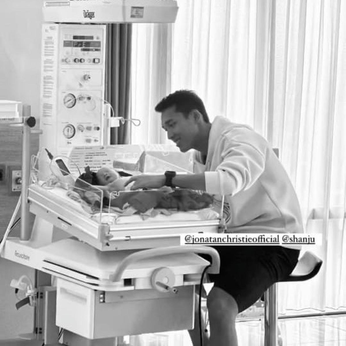 Potret Anak Shanju dan Jonatan Christie