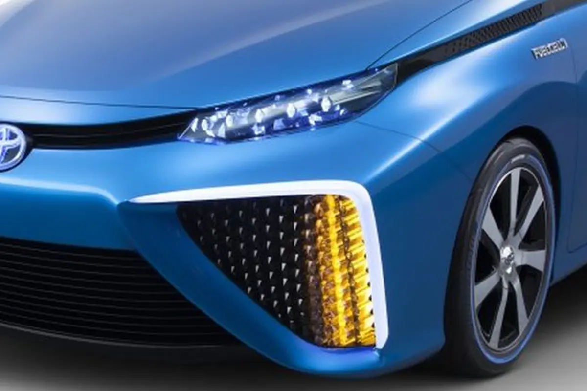 [OTO-News] Mobil Hidrogen Toyota dan Honda Debut 2015