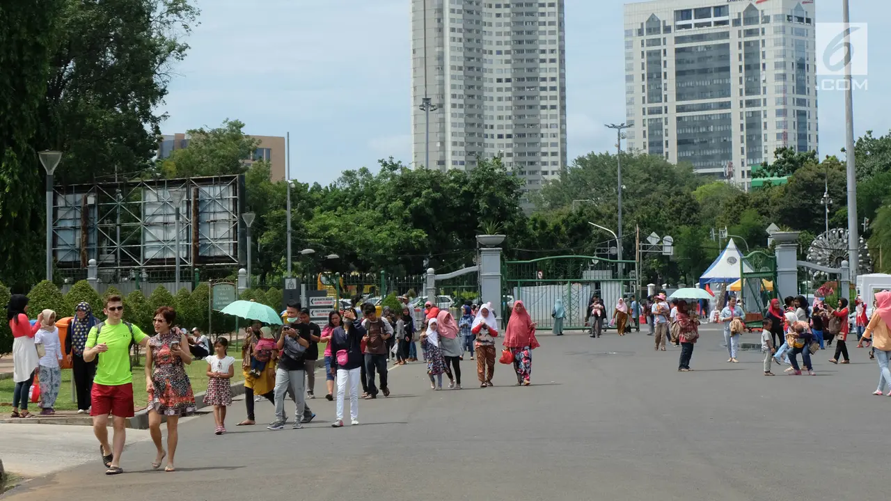 Suasana Monas Saat Libur Natal 2018