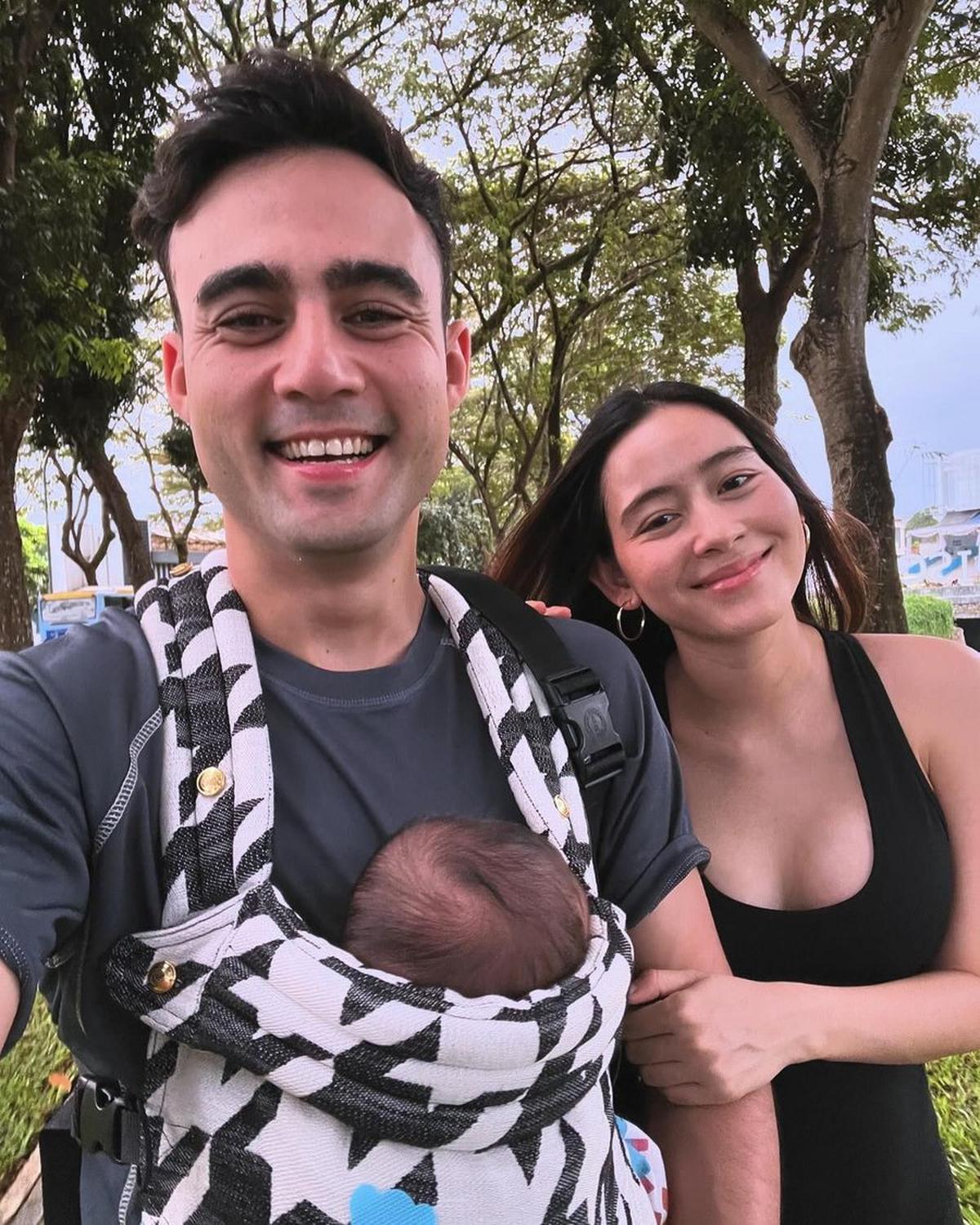 Dalam waktu singkat setelah melahirkan, Laura sudah mulai memperlihatkan kebugaran tubuh yang luar biasa.
