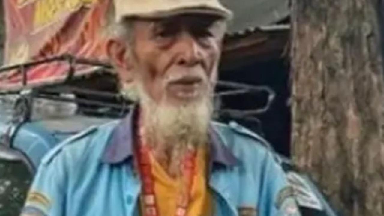 Sebelumnya, Pak Cepi sosok tukang parkir ini pernah viral lantaran di make over. Begini penampilannya dengan seragam kerja.