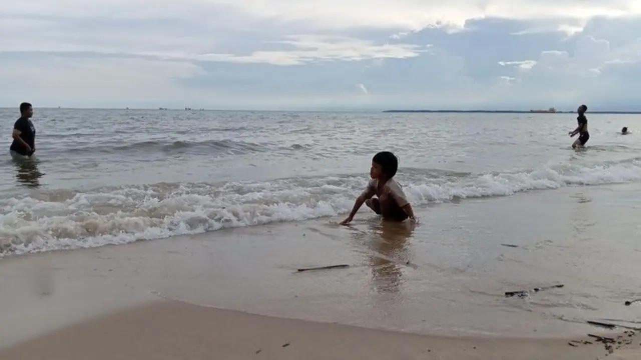 Ilustrasi Pasang Laut di Pesisir Kalimantan Timur (Kaltim).