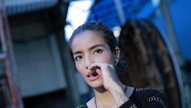 Anji Jadi Penyebab Pertengkaran Shela Marcia - Kiki Mirano 
